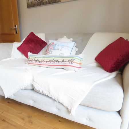 Entire Seaside Luxury Home With On Site Parking! Poole Esterno foto