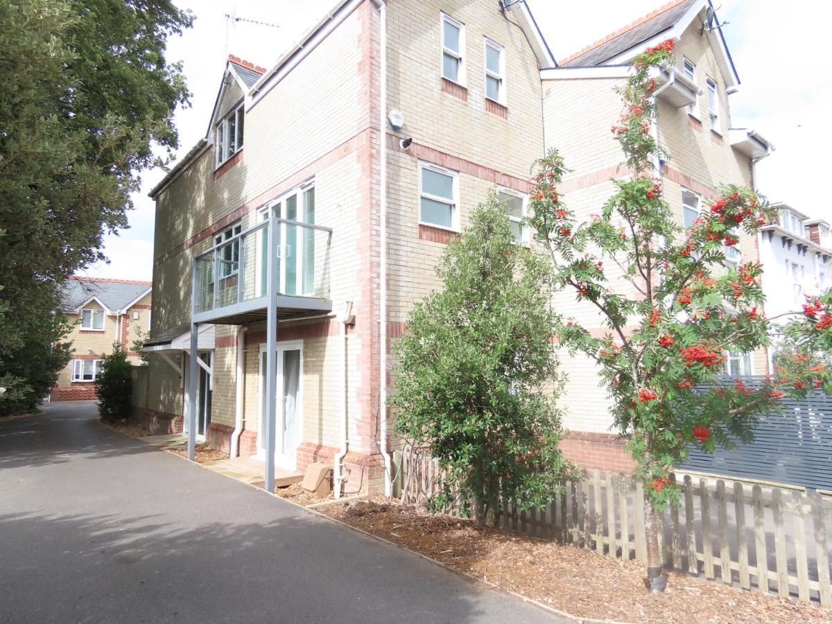 Entire Seaside Luxury Home With On Site Parking! Poole Esterno foto