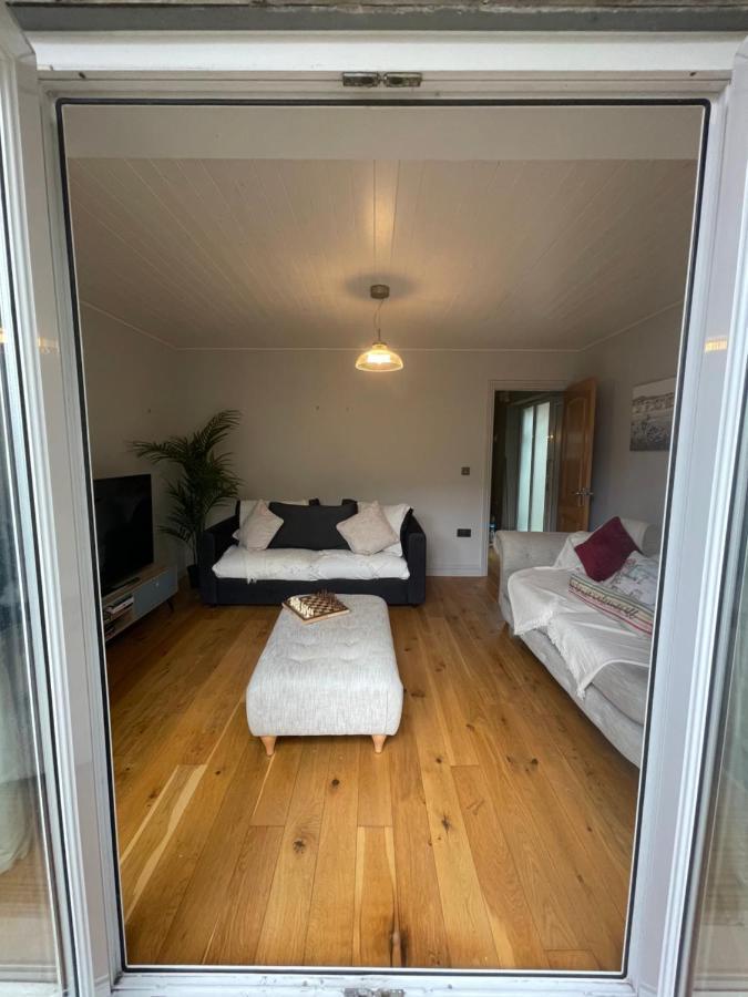 Entire Seaside Luxury Home With On Site Parking! Poole Esterno foto