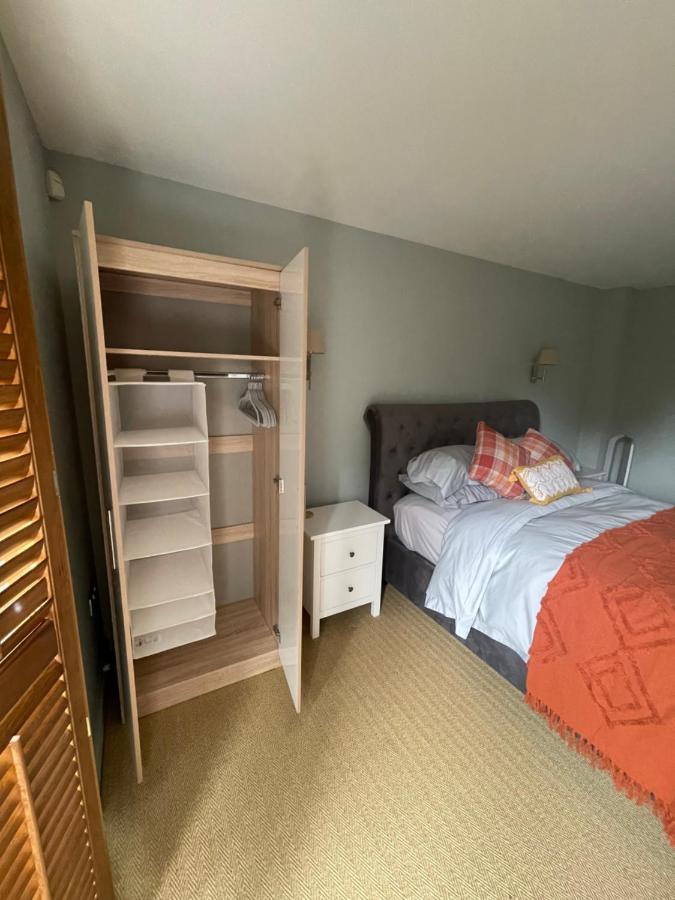 Entire Seaside Luxury Home With On Site Parking! Poole Esterno foto